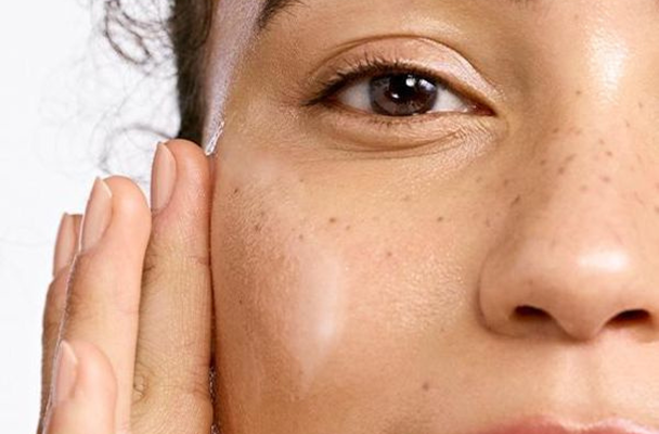 Pourquoi la dermocosmétique suisse inspire confiance aux peaux sensibles?